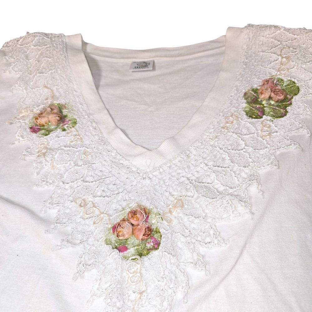 Vintage 90s Women's White‎ V-Neck Lace Floral Applique T-Shirt Size 3X Plus Size